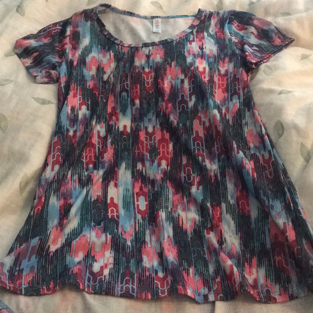 LuLaRoe shirt